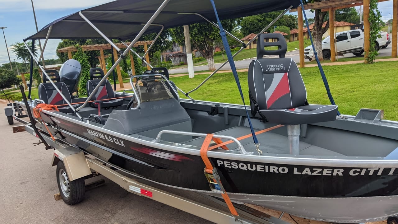 Barco de pesca da casa